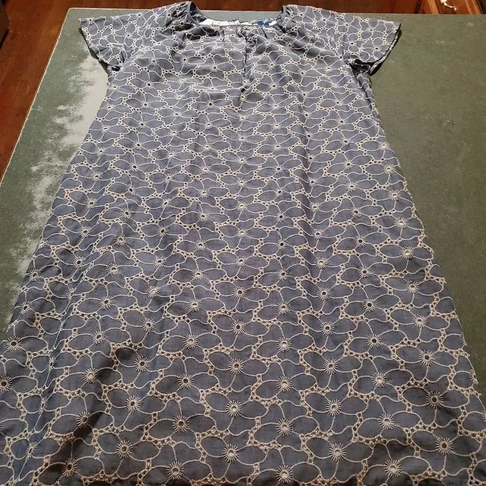Draper James embroidered chambray popover dress sz Large